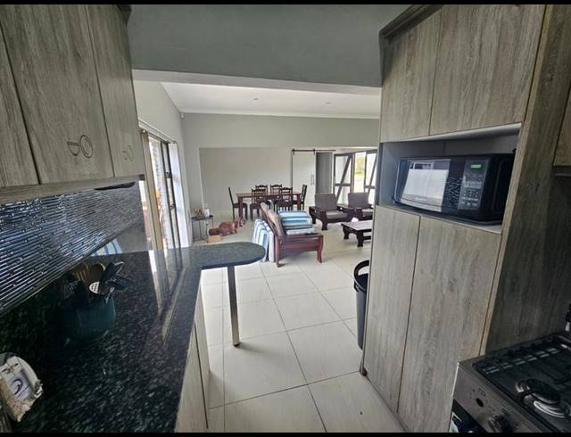 4 BEDROOM HOUSE FOR SALE IN ASTON BAY